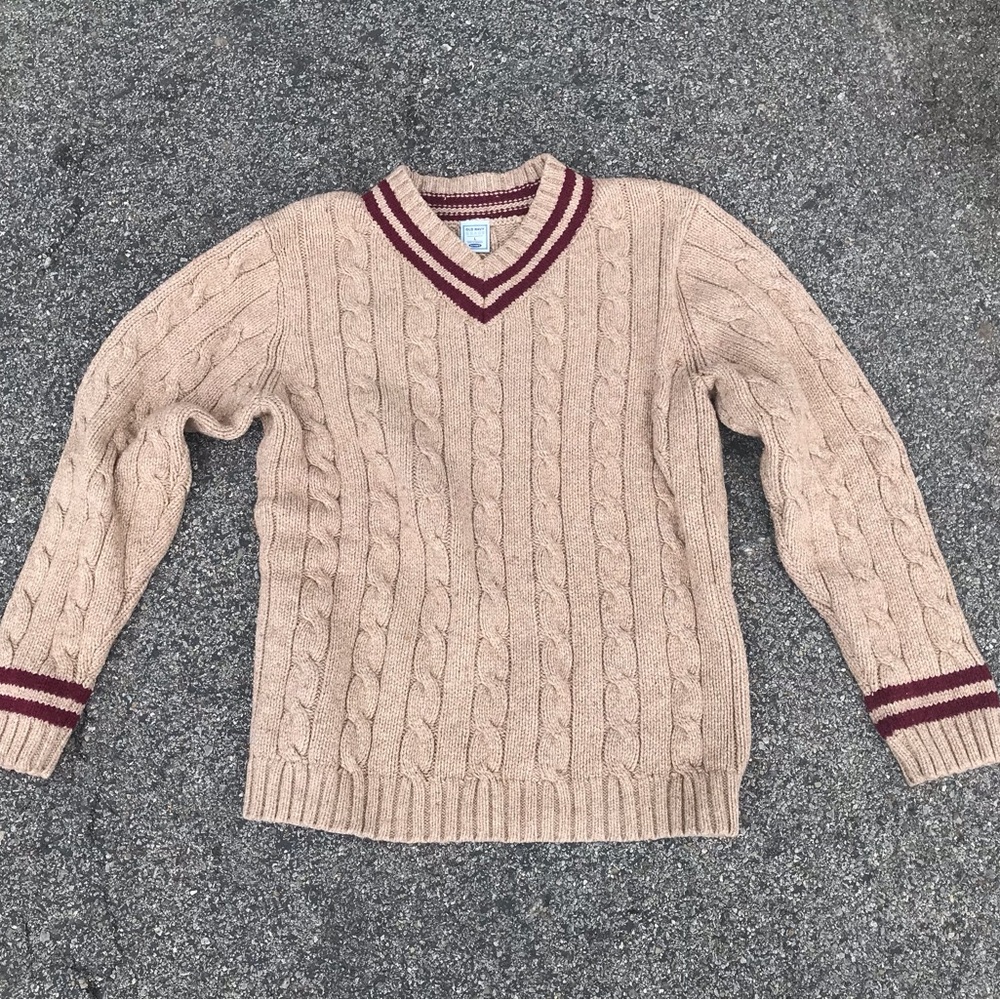 Beige Cable Knit V-Neck Sweater with Maroon Accents